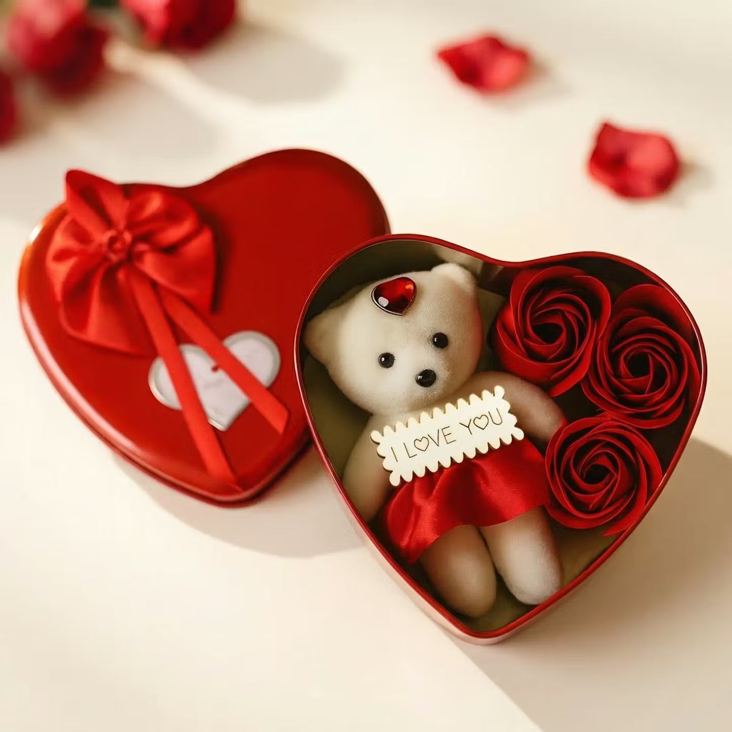 Pudełko Serce z Misiem i Mydlanymi Różami