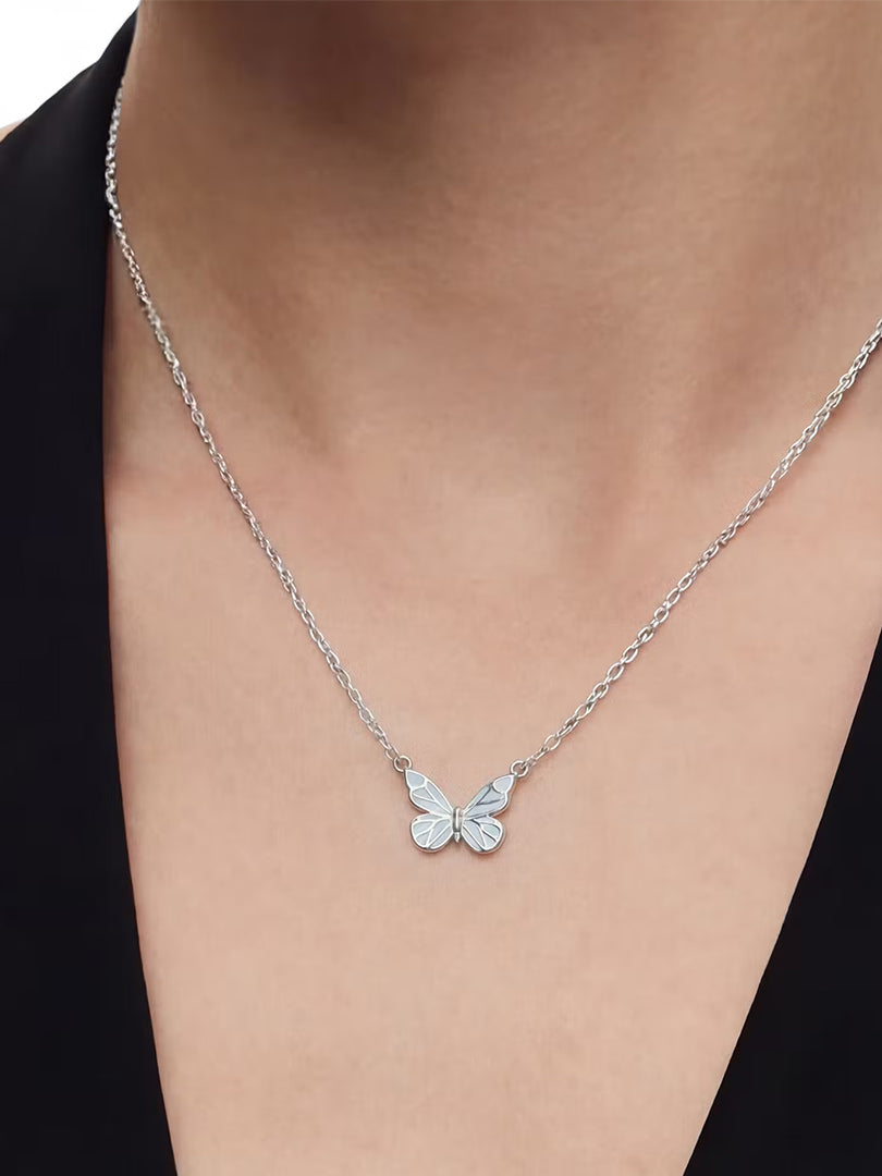 Naszyjnik Motylek Świecący w Ciemności